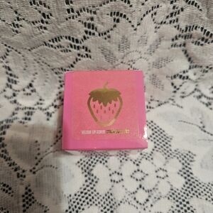 Jeffree Star Velour Lip Scrub